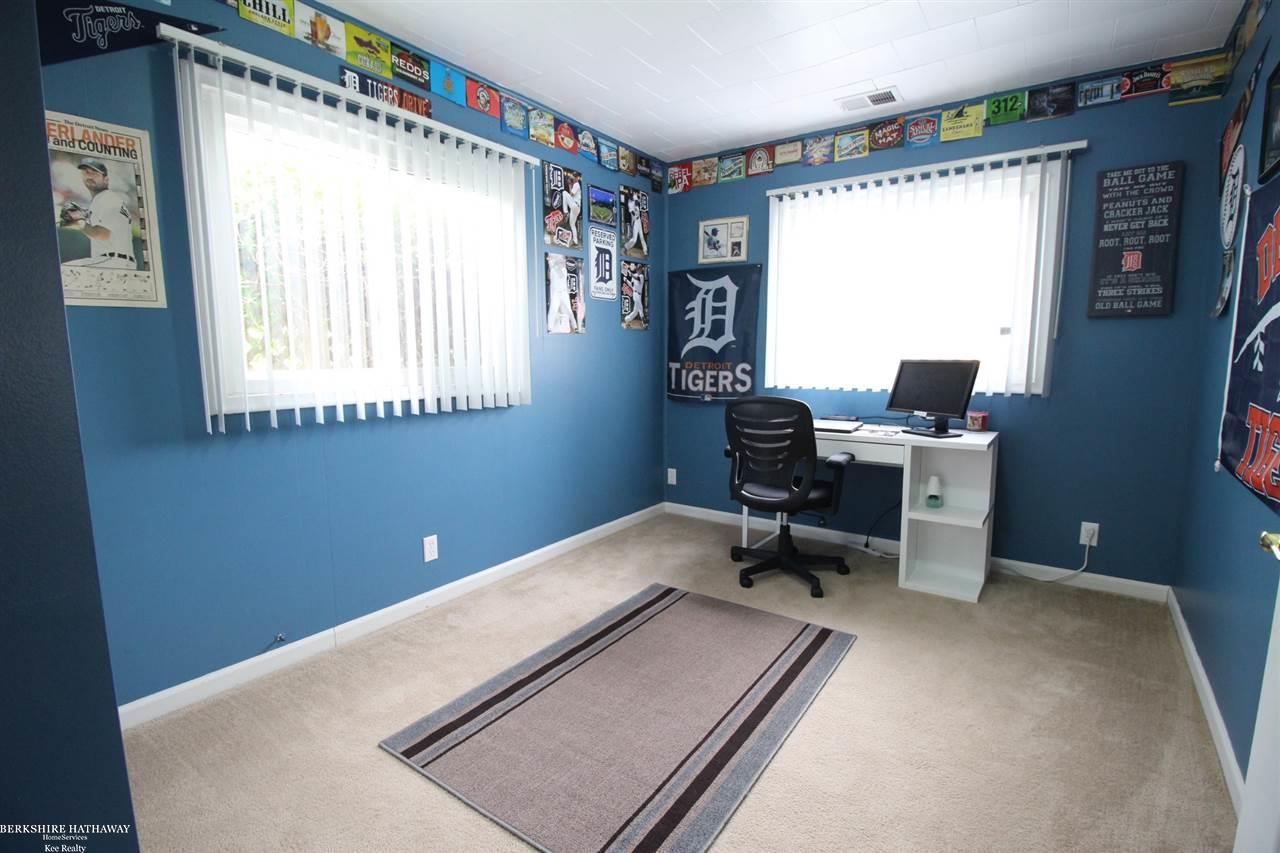 25826 Rosenbusch Boulevard Warren, MI 48089 - Photo 13 of 19 31319097-12.JPG