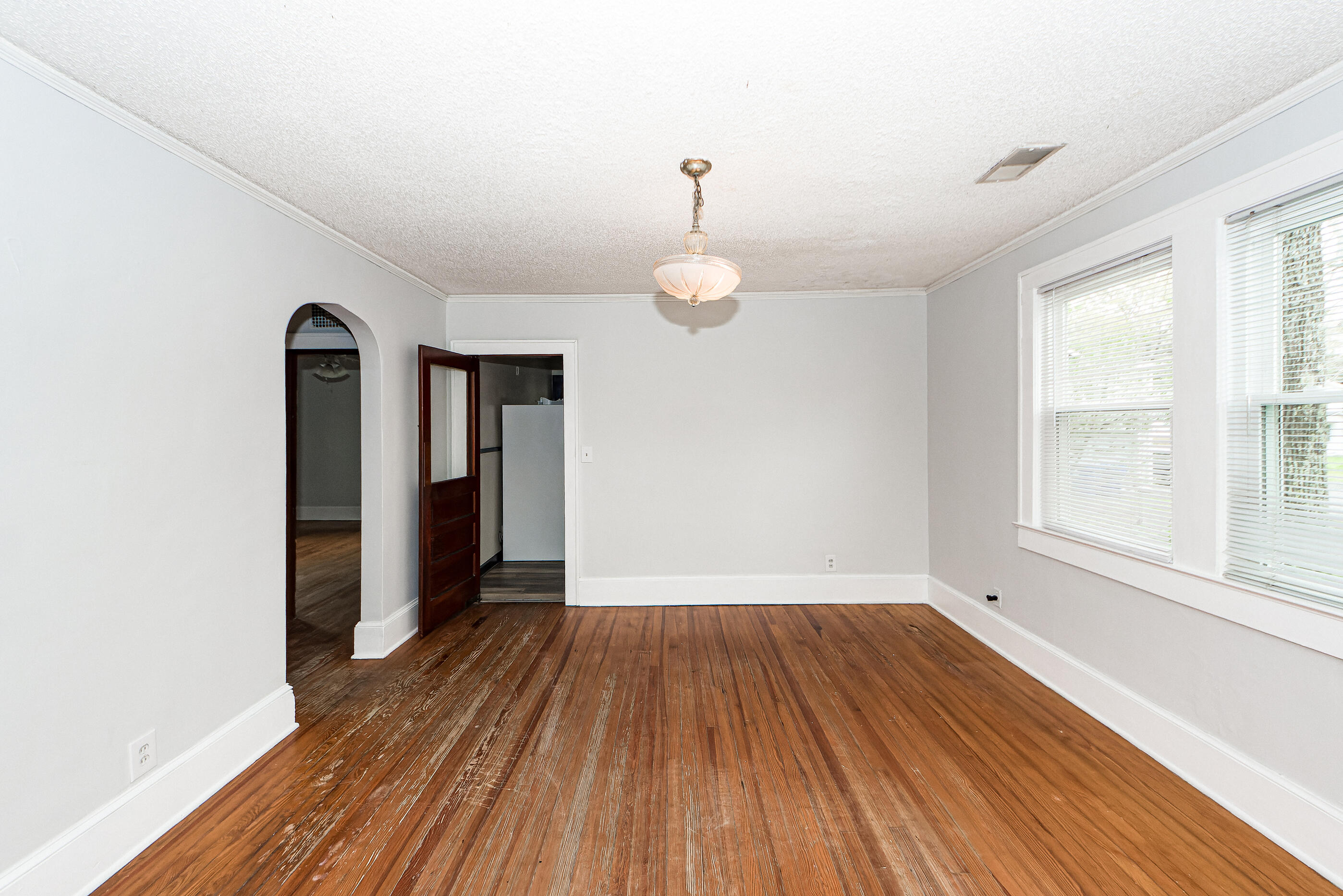 249 Woodland Shores Road Charleston, SC 29412 - Photo 4 of 27 08