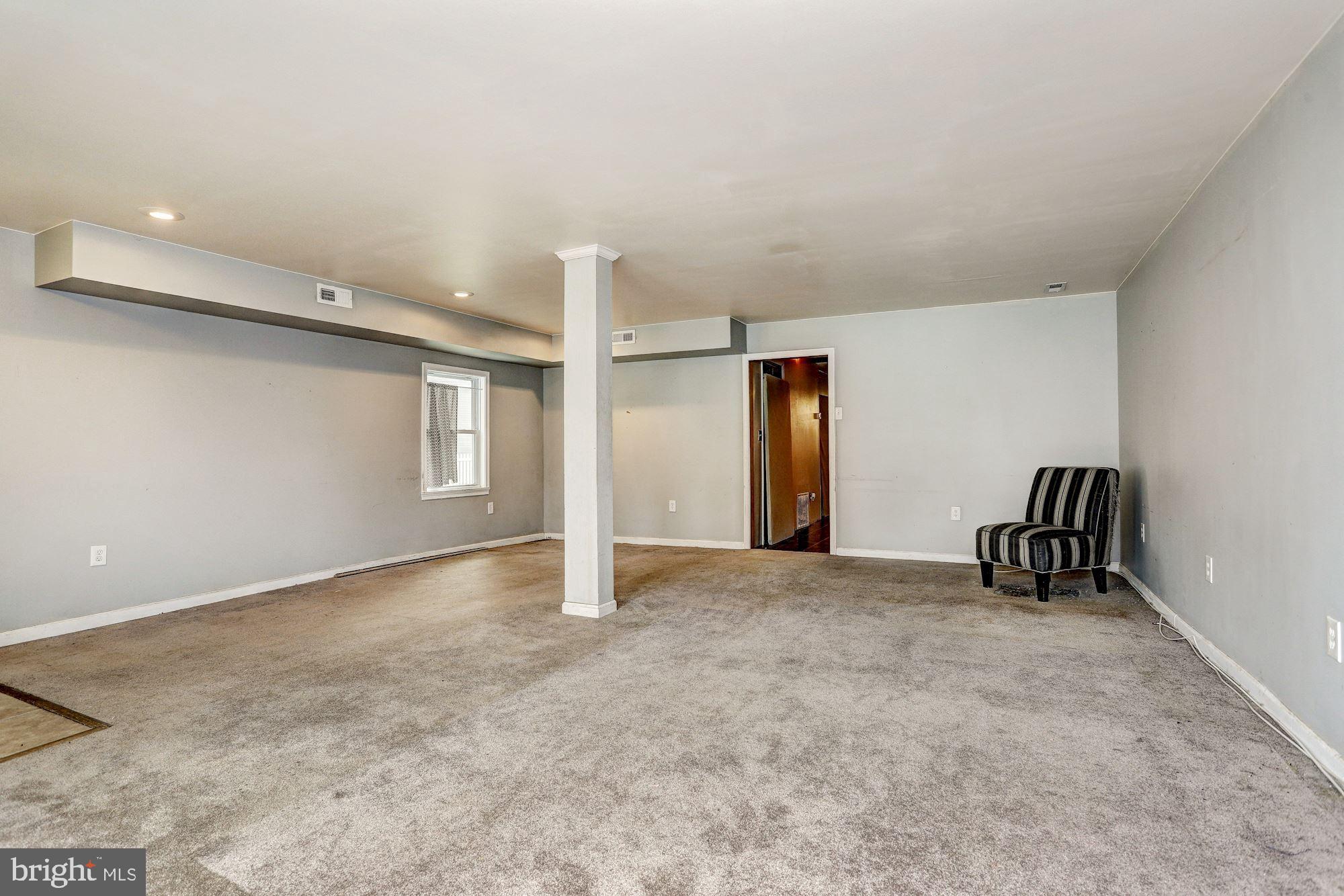 1688 Grandview Road Pasadena, MD 21122 - Photo 3 of 23 Living Room
