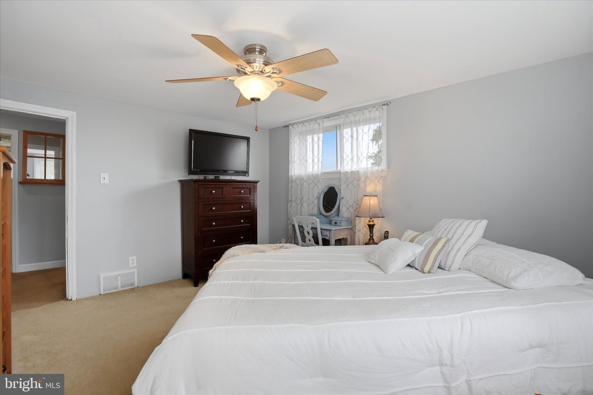 701 Rively Avenue Glenolden, PA 19036 - Photo 18 of 31 Bedroom 3