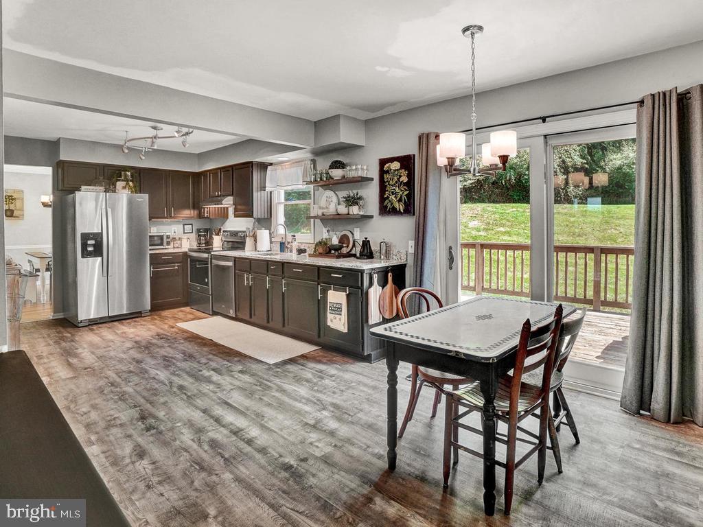 4626 Feldspar Road Middletown, MD 21769 - Photo 23 of 72 Kitchen/Eat in