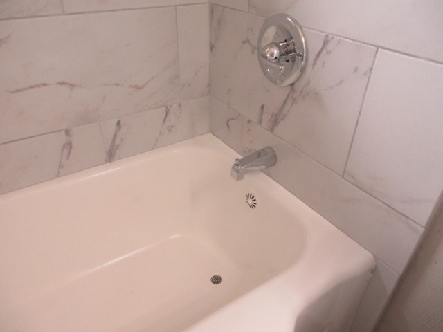 784 Terminal Court, Unit 10 Columbus, GA 31906 - Photo 20 of 26 a bathroom with a bathtub