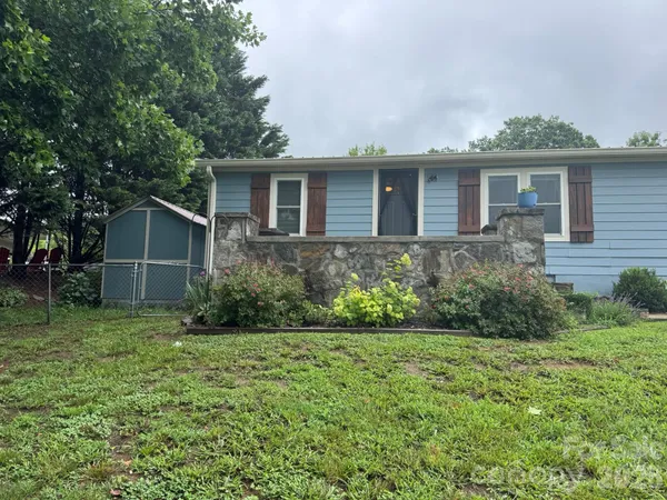 $316,900 | 213 Sandy Creek Court, Hendersonville, NC 28792