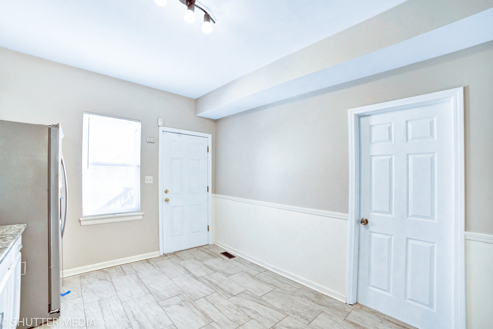 10446 South Indiana Avenue Chicago, IL 60628 - Photo 12 of 30