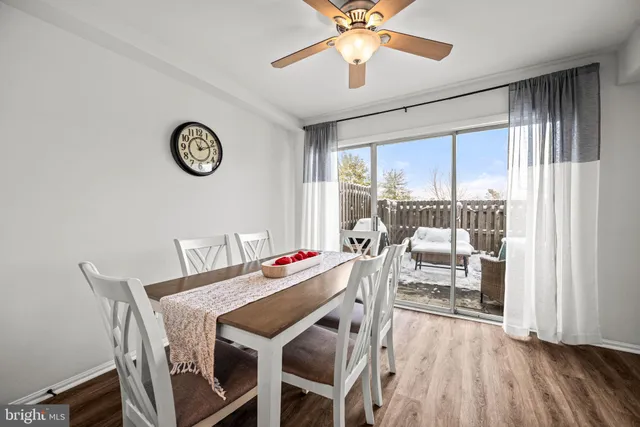 $325,000 | 147 West Kenilworth Circle, Newtown Square, PA 19073