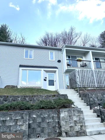 $325,000 | 147 West Kenilworth Circle, Newtown Square, PA 19073