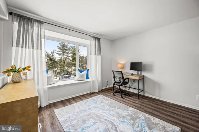 $325,000 | 147 West Kenilworth Circle, Newtown Square, PA 19073