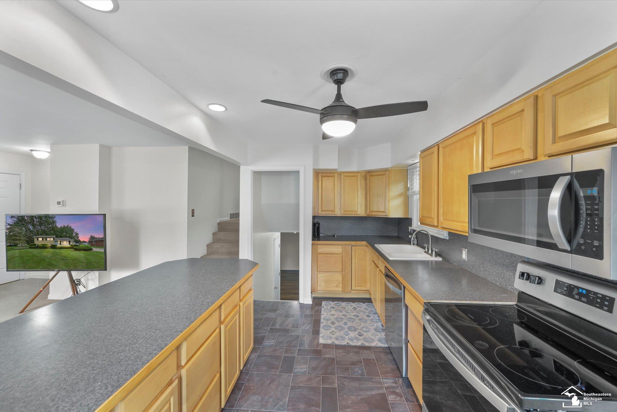 1960 Vivian Road Monroe, MI 48162 - Photo 10 of 33 Gallery Image 10