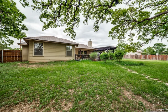 $447,500 | 1424 Kings Ranch Road, Bandera, TX 78003