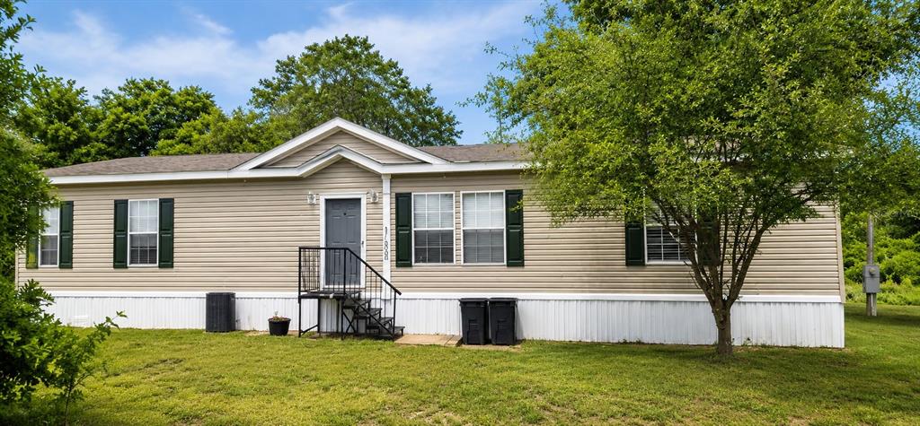 11005 Southeast 165th Terrace Road Ocklawaha, FL 32179 - Photo 1 of 22