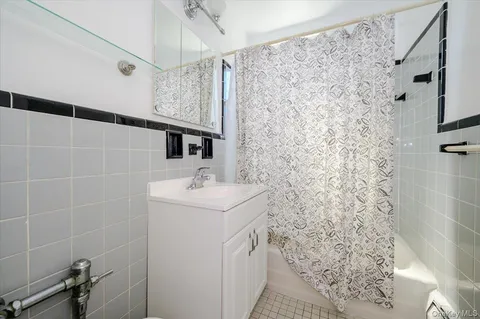 $270,000 | 280 Atlantic Avenue, Unit 240, East Rockaway, NY 11518