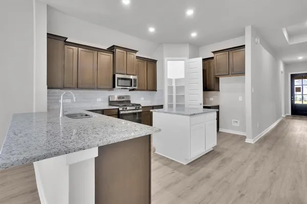 $2,600 | 7542 Coral Lk Drive, Cypress, TX 77433