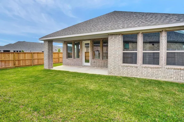 $2,600 | 7542 Coral Lk Drive, Cypress, TX 77433