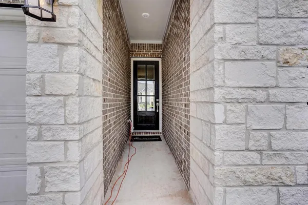 $2,600 | 7542 Coral Lk Drive, Cypress, TX 77433