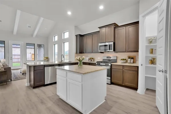 $2,600 | 7542 Coral Lk Drive, Cypress, TX 77433