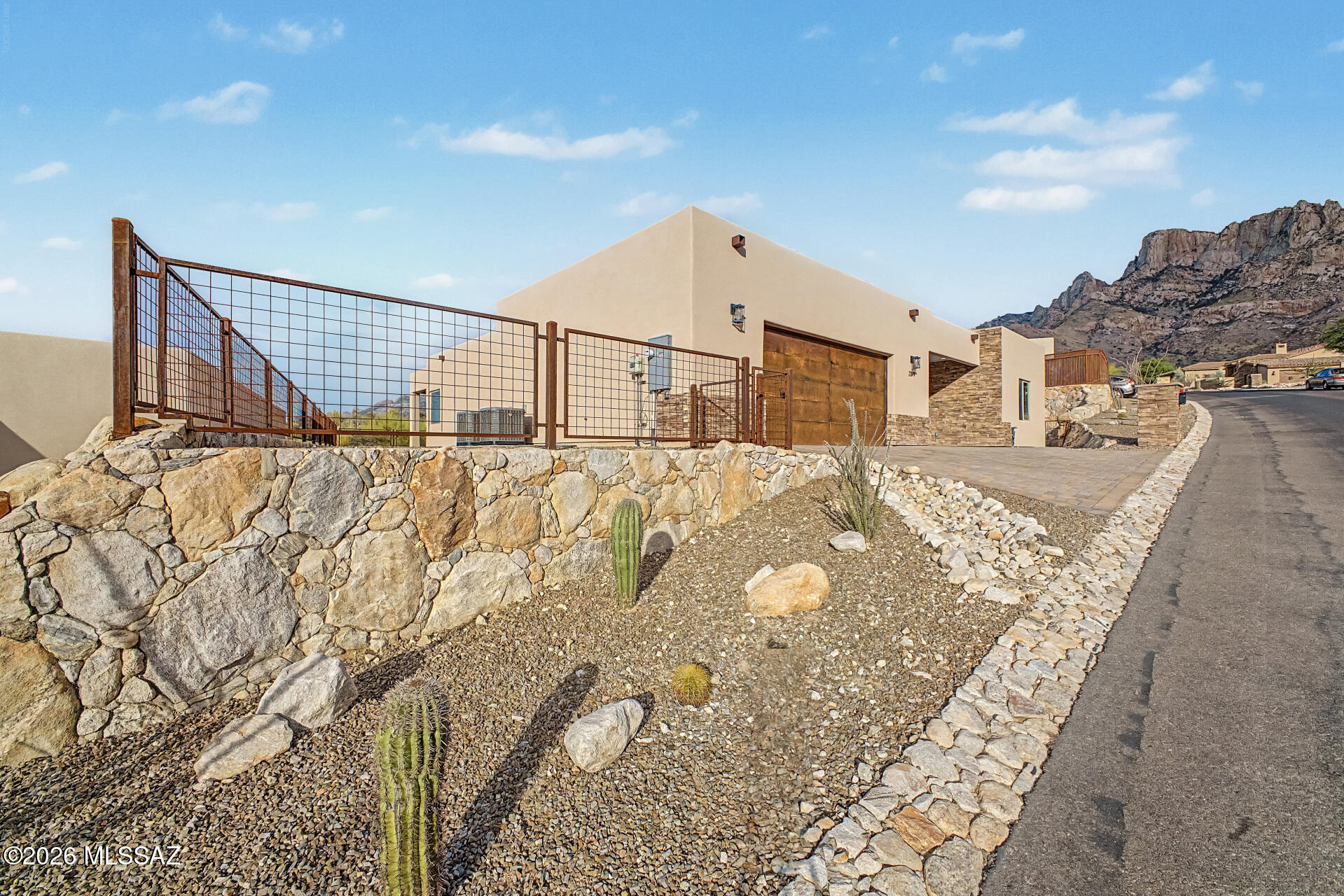 2399 Della Roccia Court Tucson, AZ 85737 - Photo 3 of 34 a view of entryway