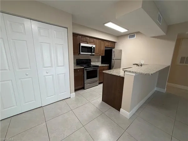 $1,200 | 5307 Summerlin Road, Unit 707, Fort Myers, FL 33919