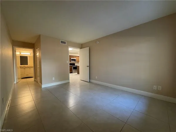 $1,200 | 5307 Summerlin Road, Unit 707, Fort Myers, FL 33919
