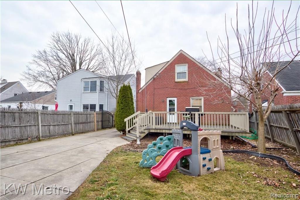 1800 Hampton Road Grosse Pointe Woods, MI 48236 - Photo 34 of 35