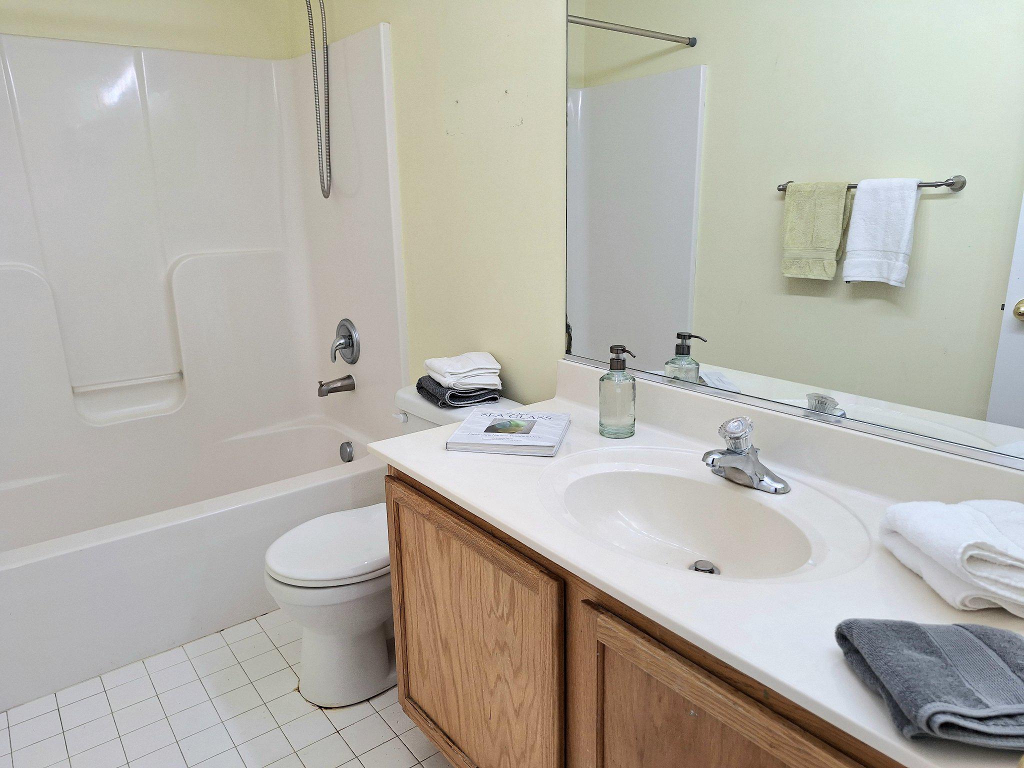 7906 Springridge Road Glen Burnie, MD 21060 - Photo 17 of 28 Upper level full bath