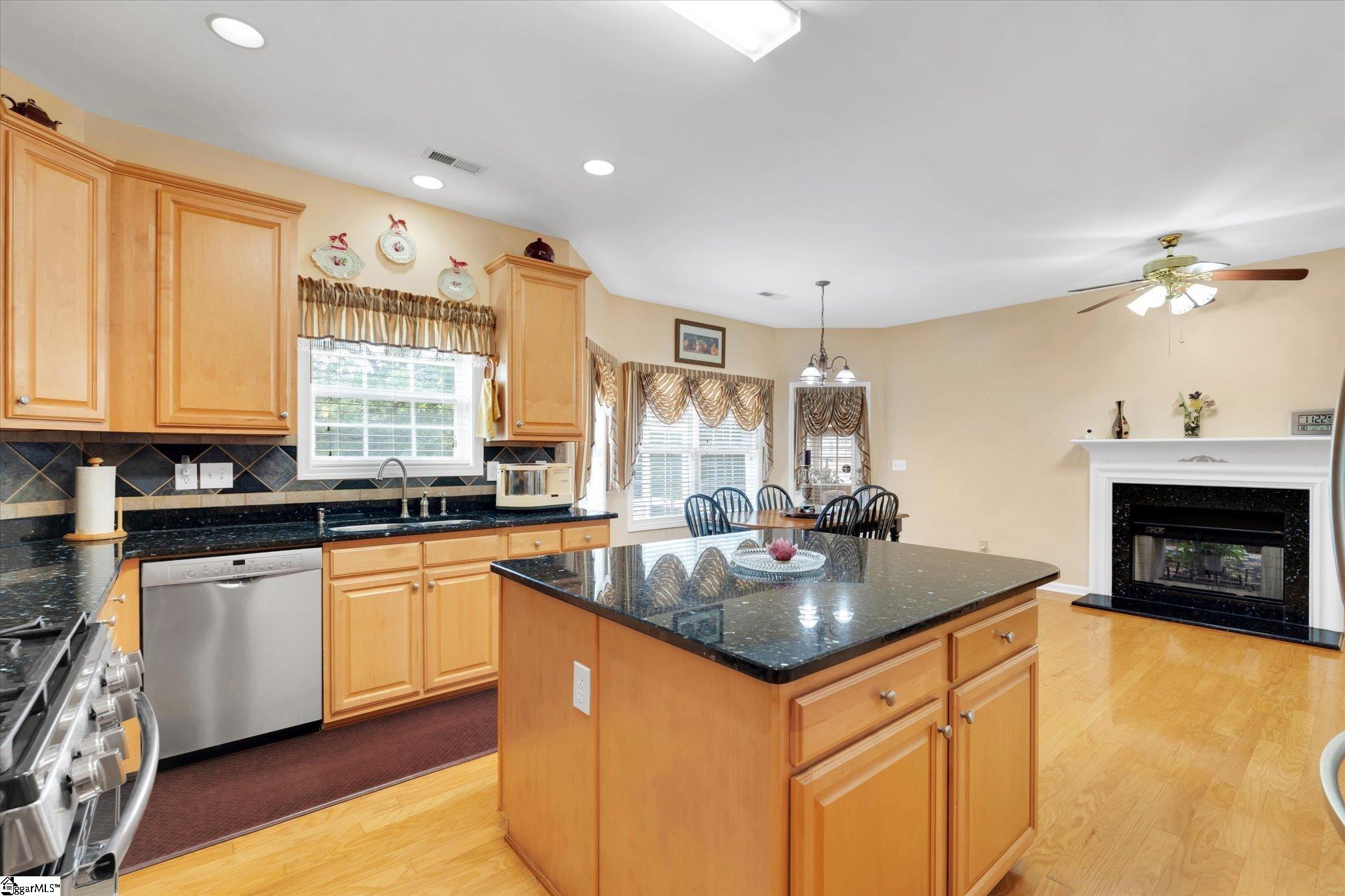 200 Dothan Court Greenville, SC 29607 - Photo 12 of 49