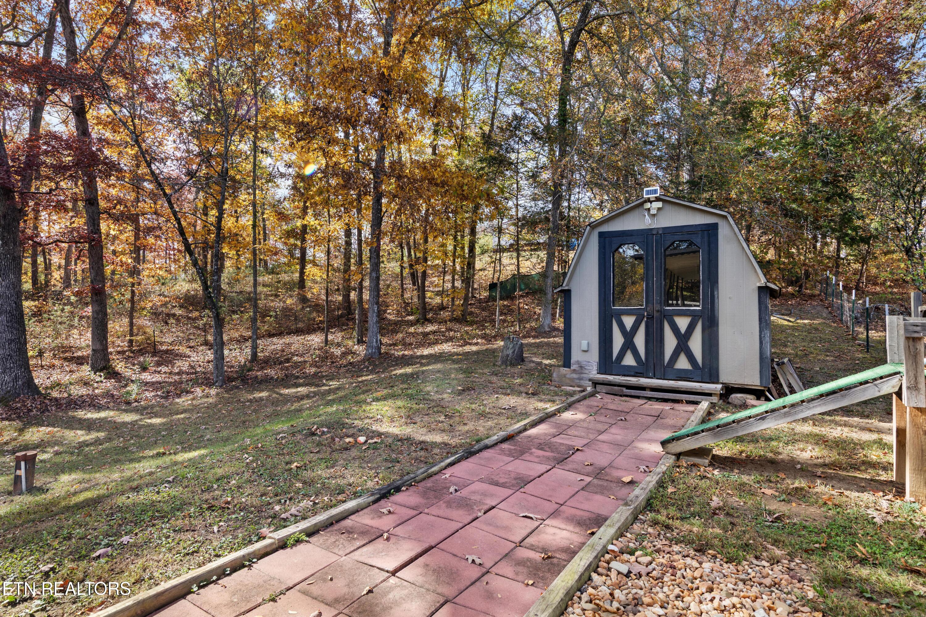 2315 Jim Henry Road Dandridge, TN 37725 - Photo 18 of 20 030A0976