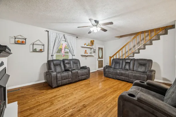 $474,900 | 207 Robinson Road, Dickson, TN 37055