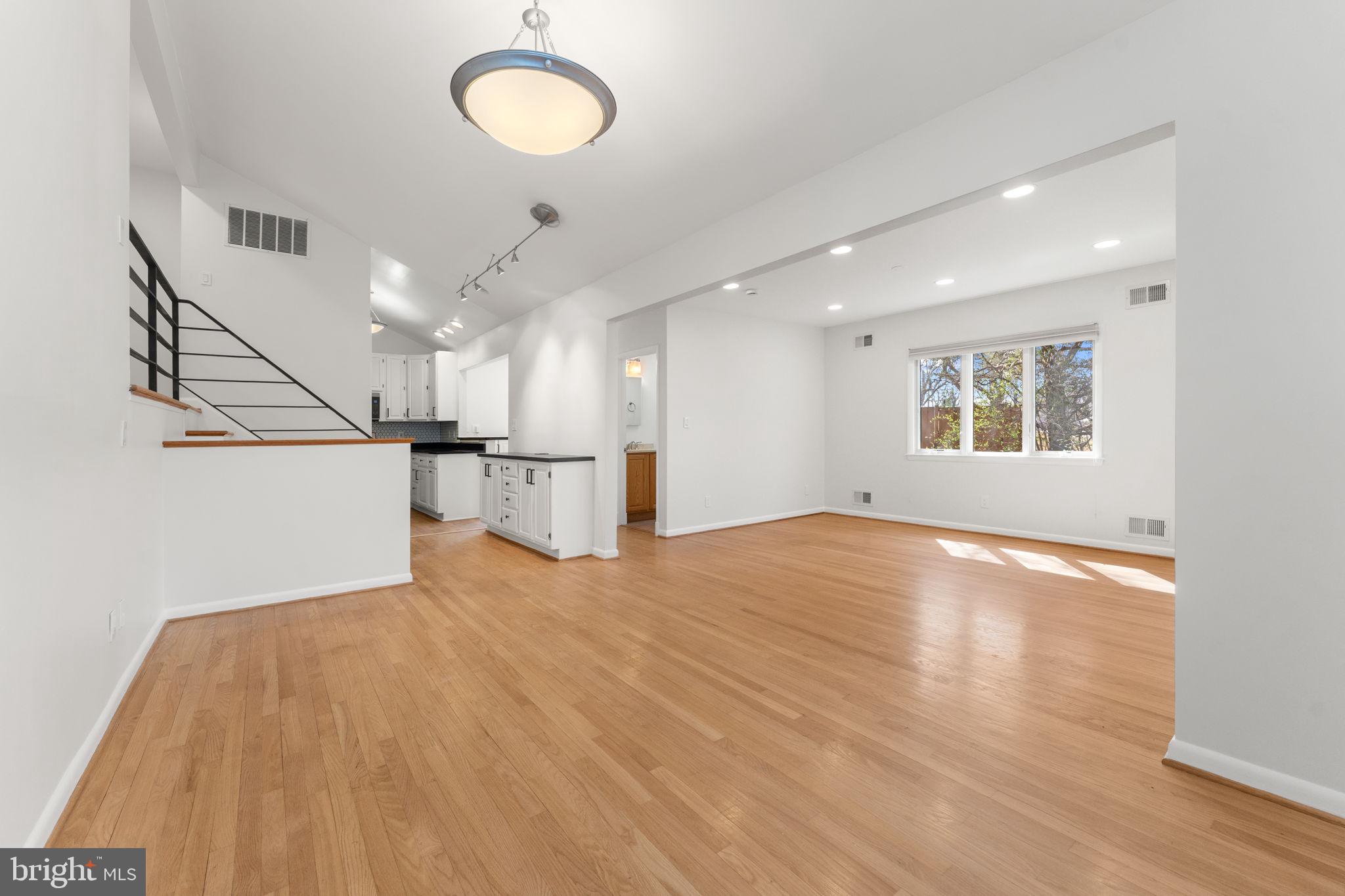 6337 Beryl Road Alexandria, VA 22312 - Photo 12 of 34