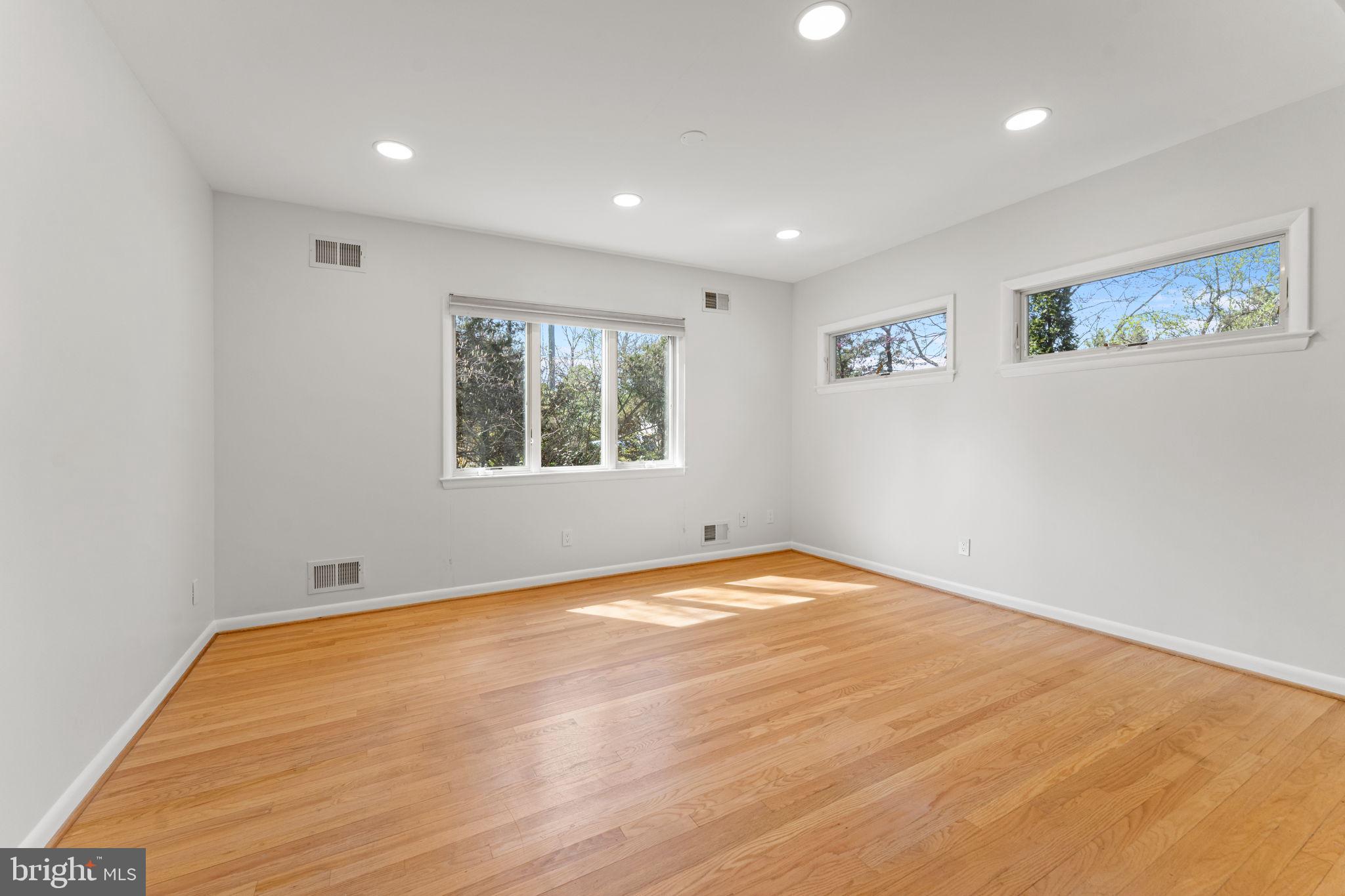 6337 Beryl Road Alexandria, VA 22312 - Photo 13 of 34