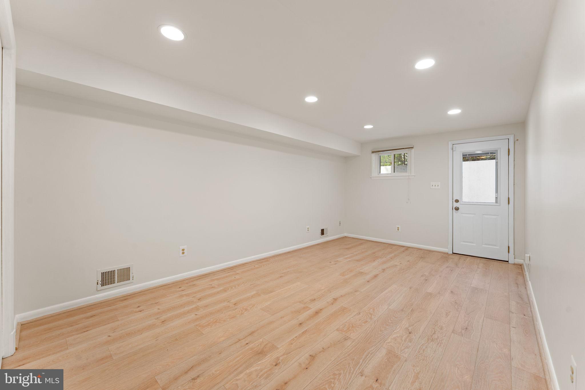 6337 Beryl Road Alexandria, VA 22312 - Photo 22 of 34