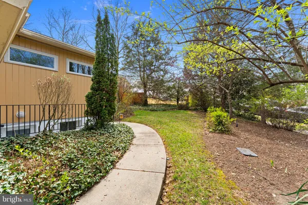 $4,300 | 6337 Beryl Road, Alexandria, VA 22312