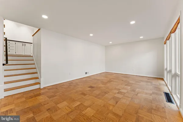 $4,300 | 6337 Beryl Road, Alexandria, VA 22312