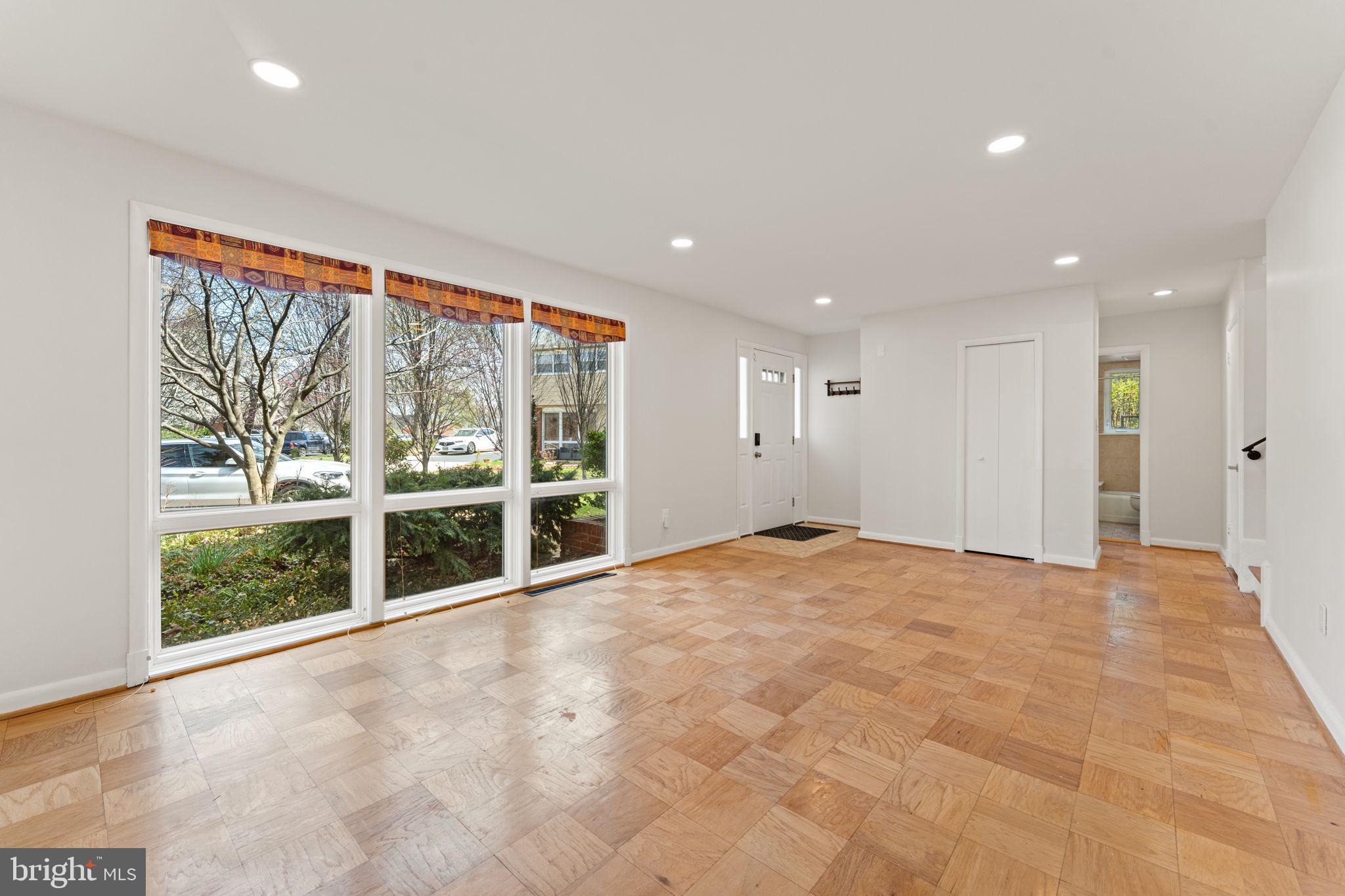 6337 Beryl Road Alexandria, VA 22312 - Photo 4 of 34