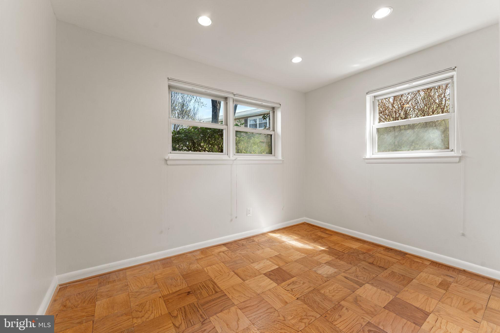 6337 Beryl Road Alexandria, VA 22312 - Photo 5 of 34