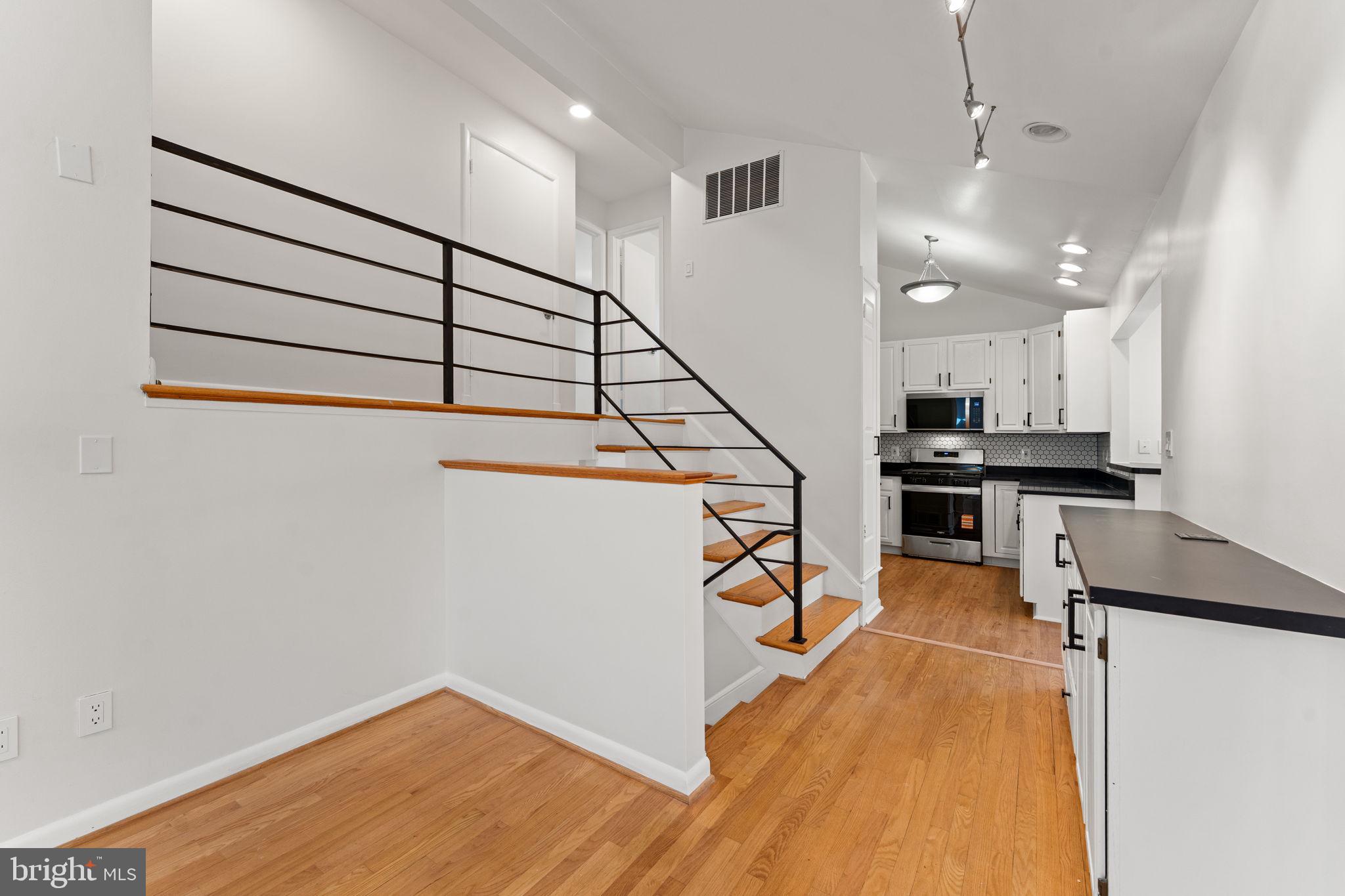 6337 Beryl Road Alexandria, VA 22312 - Photo 7 of 34