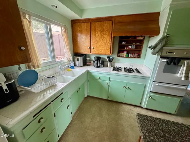 $990,000 | 2530-2532 Sunset Drive, Ventura, CA 93001