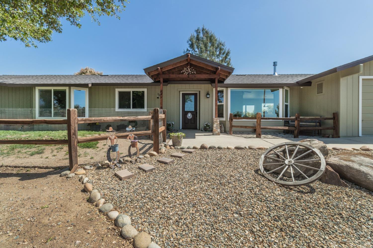 31347 Quartz Mountain Road Coarsegold, CA 93614 - Photo 2 of 35 Gallery Image 2