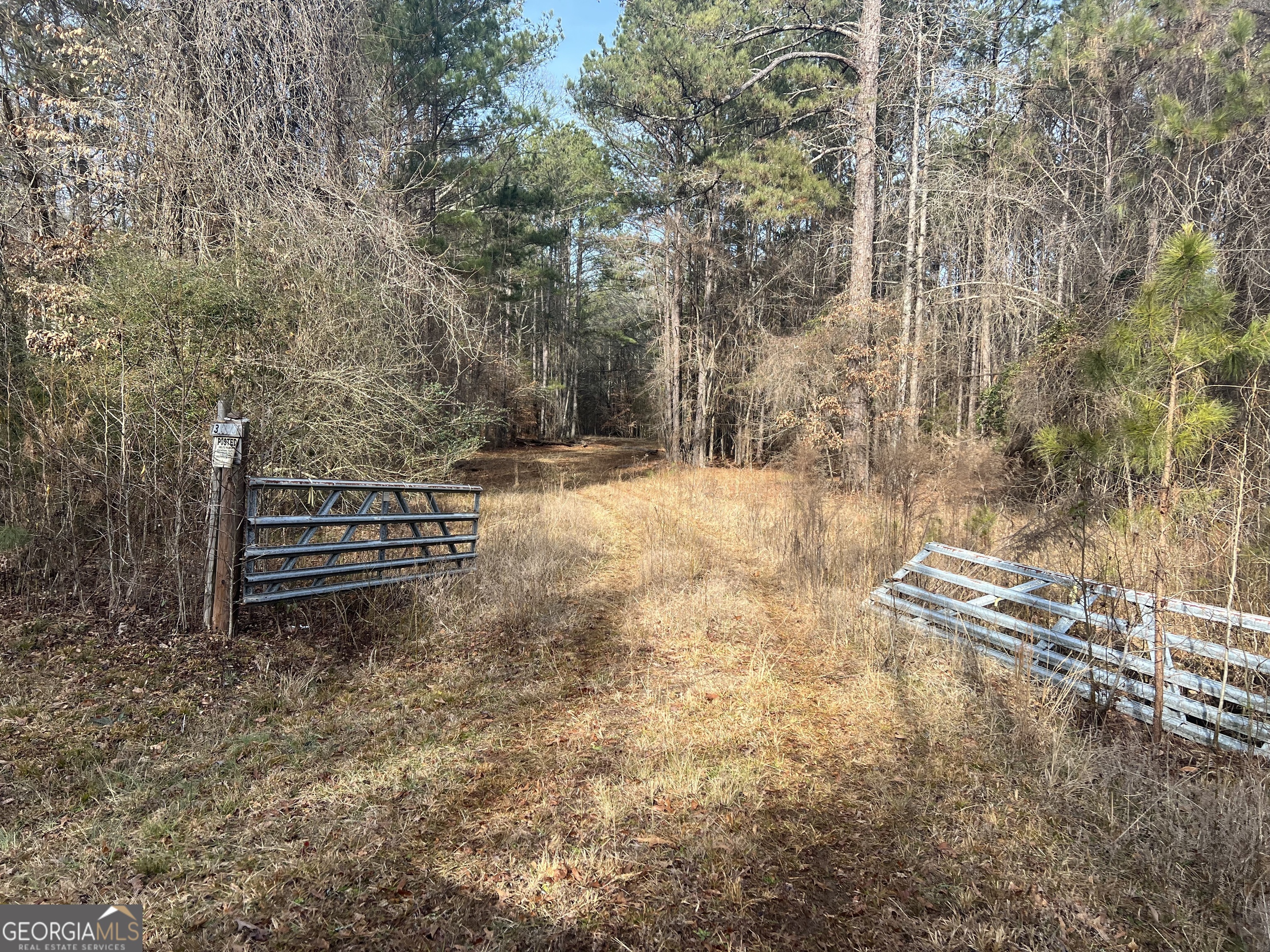 3140 Gees Mill Road Northeast Conyers, GA 30013 - Photo 8 of 17 a backyard of a house