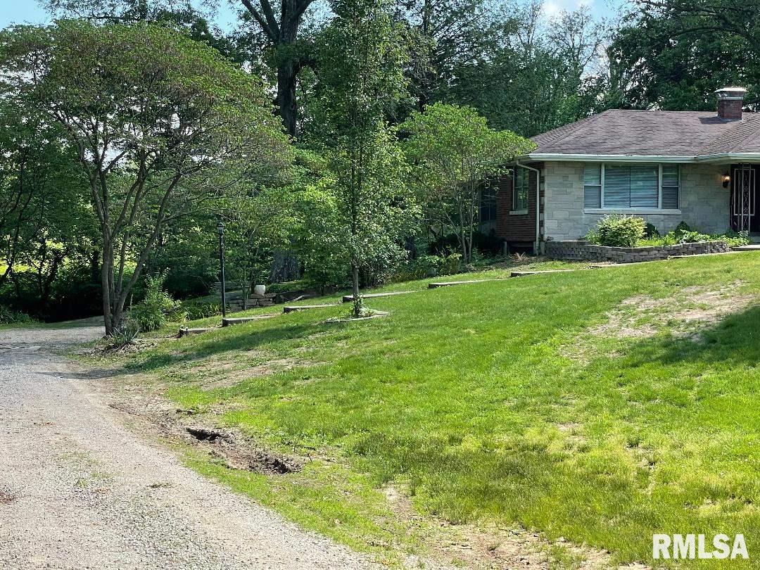 360 Community Beach Road Centralia, IL 62801 - Photo 3 of 8