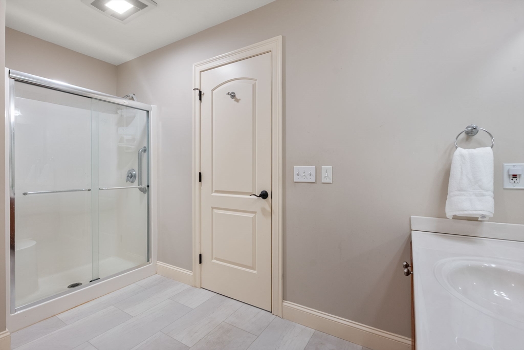 156 Canterbury Way, Unit 156 West Springfield, MA 01089 - Photo 18 of 32