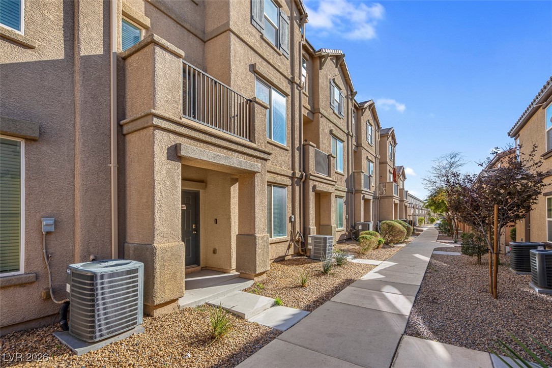 4603 Woolcomber Street Las Vegas, NV 89115 - Photo 5 of 47