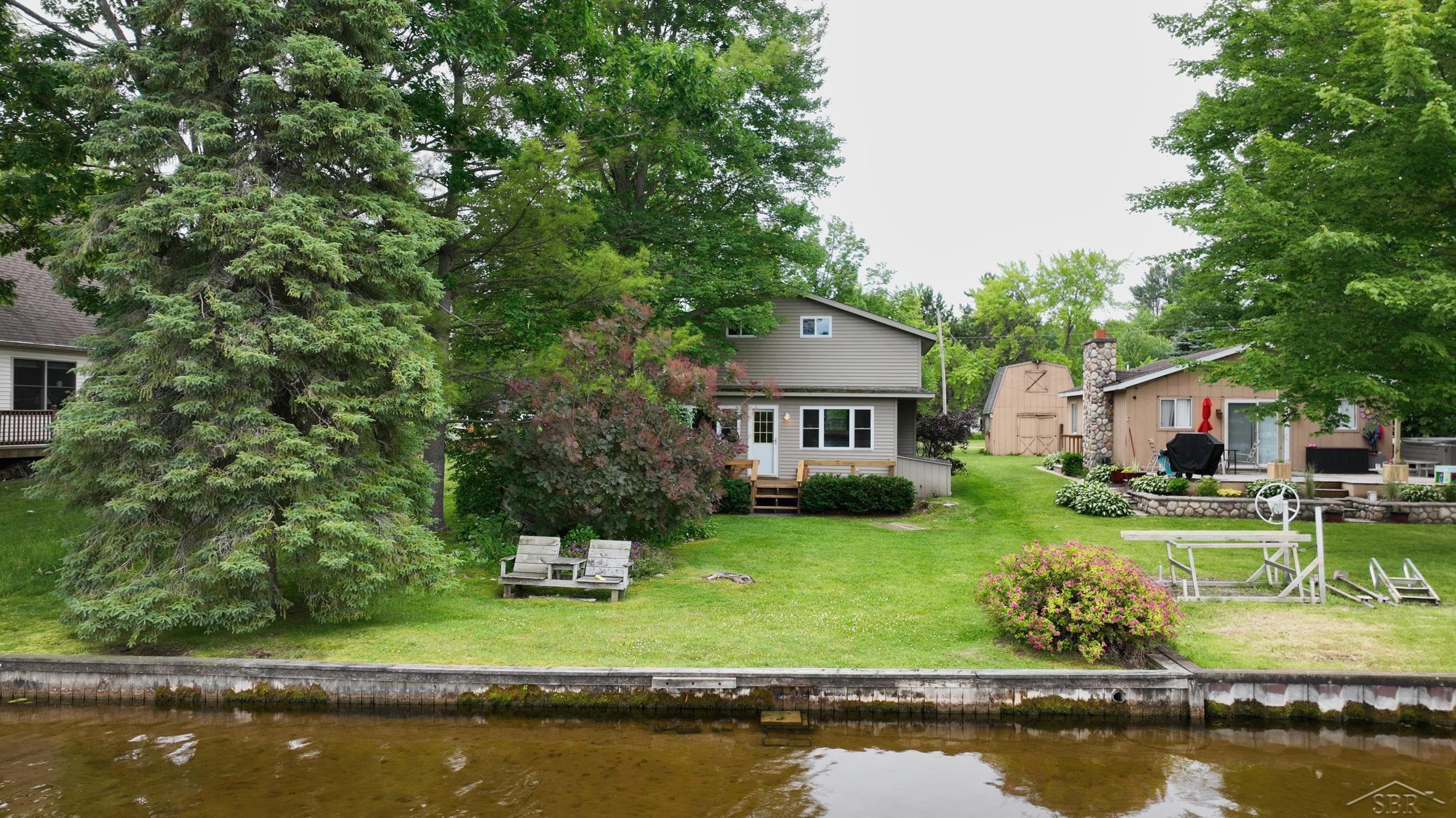 4344 Bay Road Gladwin, MI 48624 - Photo 2 of 59