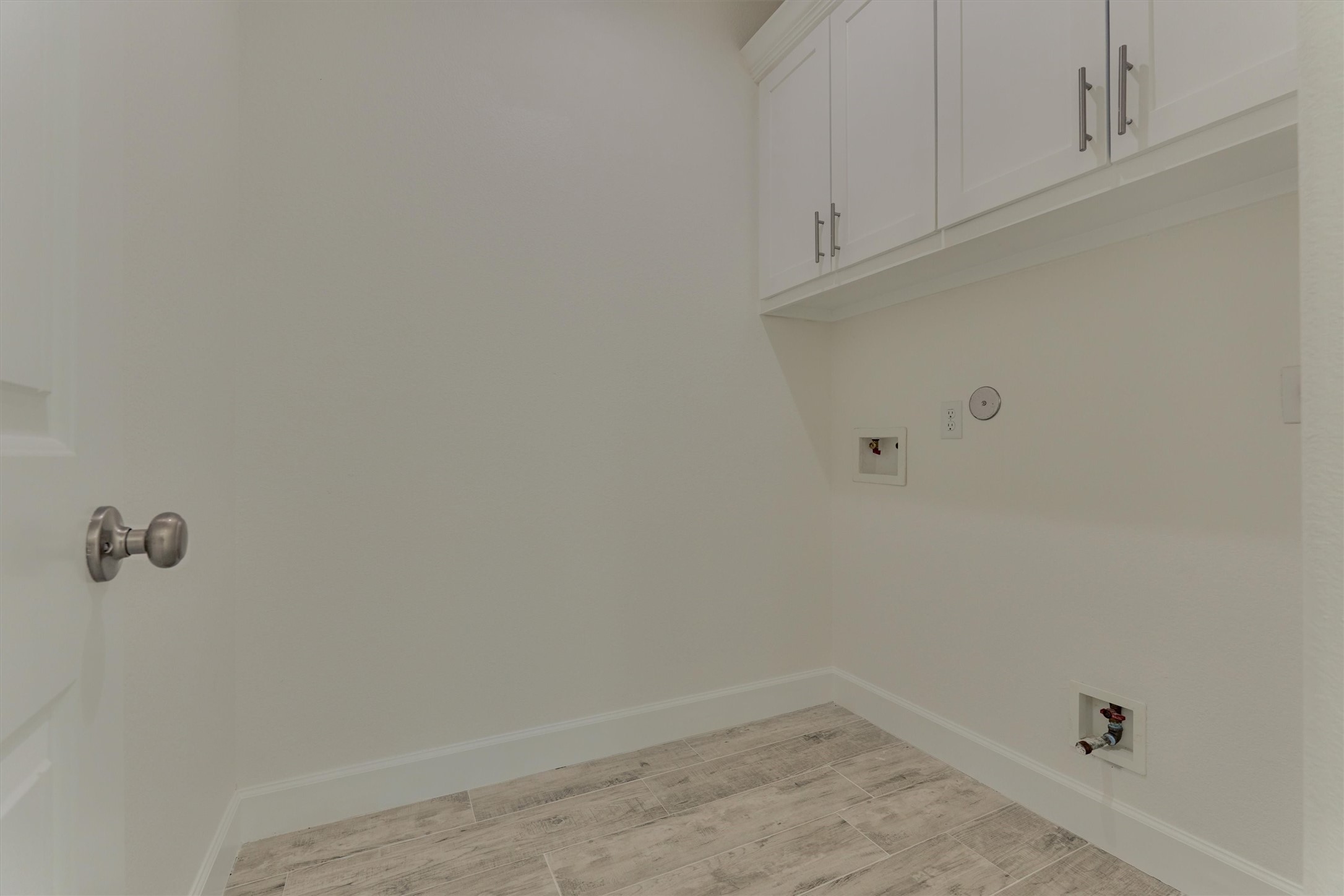 1718 Eastvale Drive Spring, TX 77386 - Photo 31 of 40 a view of a closet