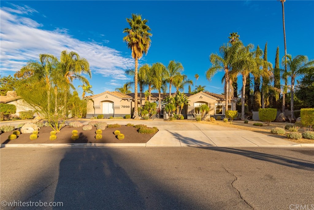 7898 Whitegate Avenue Riverside, CA 92506 - Photo 2 of 55