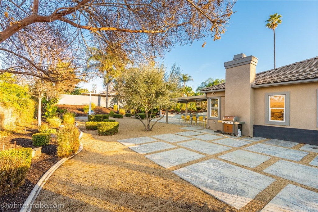 7898 Whitegate Avenue Riverside, CA 92506 - Photo 6 of 55