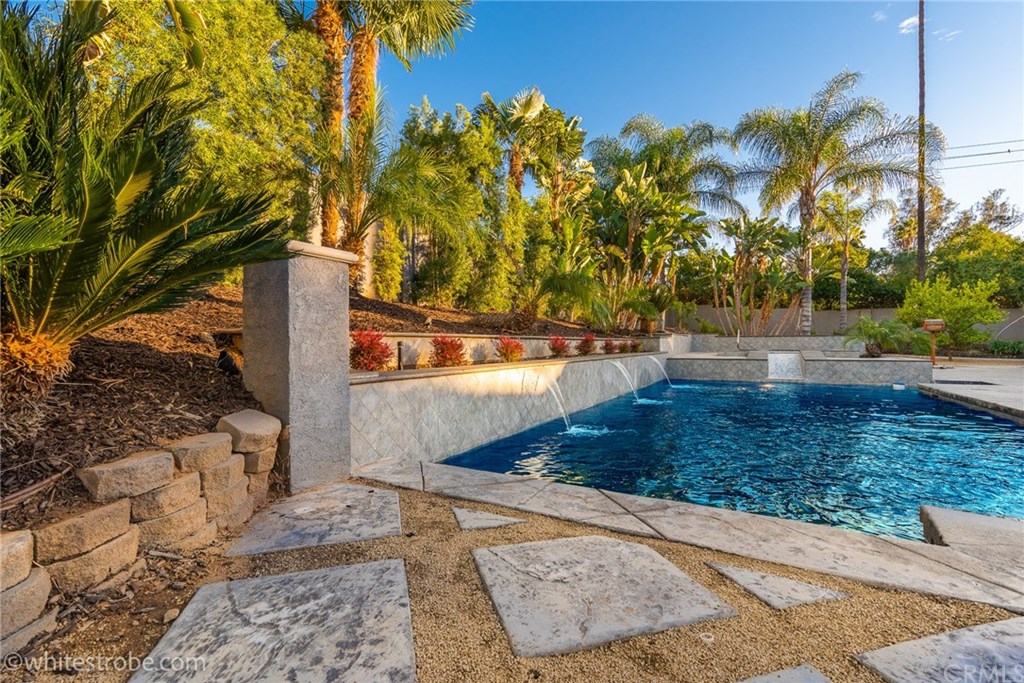 7898 Whitegate Avenue Riverside, CA 92506 - Photo 9 of 55