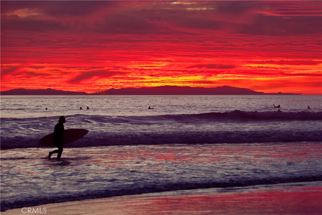 914 Delaware Street, Unit B Huntington Beach, CA 92648 - Photo 14 of 22