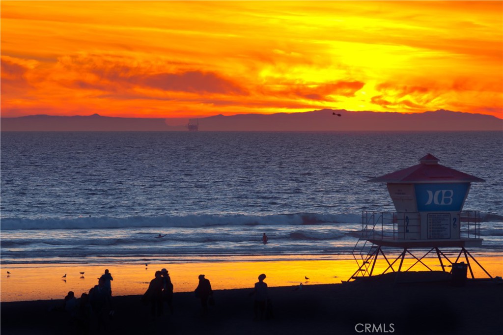 914 Delaware Street, Unit B Huntington Beach, CA 92648 - Photo 15 of 22