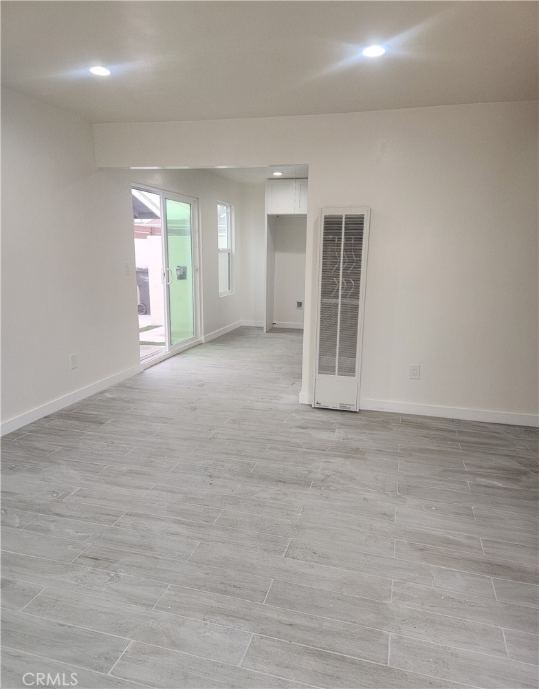 914 Delaware Street, Unit B Huntington Beach, CA 92648 - Photo 5 of 22