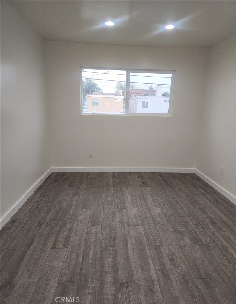 914 Delaware Street, Unit B Huntington Beach, CA 92648 - Photo 6 of 22